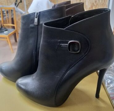 Другая женская обувь: ПРОДАЮ!!! Женскую обувь оптом.Общее количество где-то 100+- пар новых — 4