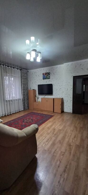 ленинградская дом: 75 м², 4 комнаты