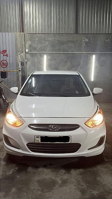 Hyundai: Hyundai Accent: 1.6 l | 2017 il Sedan — 21