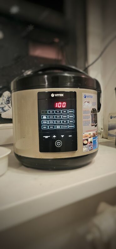 Мультиварки: Продаю мультиварку Vitek
Сенсорная. В отличном состоянии!