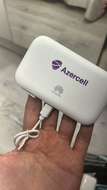 portativ monitor: Portativ cihaz, istifadəçilərə simsiz internet bağlantısı təmin etmək