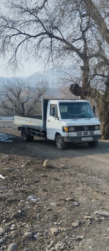 мерс дизель 3 2: Легкий грузовик, Mercedes-Benz
