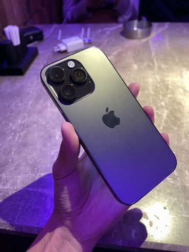 айфон 15 бишкек цена: IPhone 14 Pro, 128 ГБ, Jet Black, Заряддоочу түзүлүш, 85 %