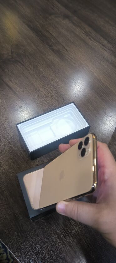 новый айфон 11 про макс: IPhone 11 Pro Max, Б/у, 256 ГБ, Золотой, Чехол, Коробка, 81 %
