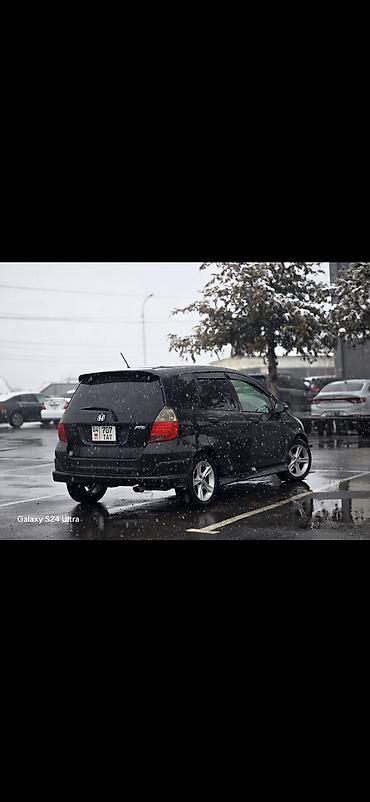 Honda: Honda Fit: 2005 г., 1.3 л, Вариатор, Бензин, Хэтчбэк — 6