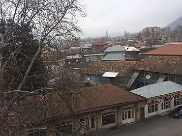 sumqayit kiraye evler: Şəki, 3 otaqlı, Köhnə tikili, 70 kv. m — 2