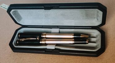 komplet za crtanje u koferu: Prodajem Olovke - set dve nove olovke u kutiji
