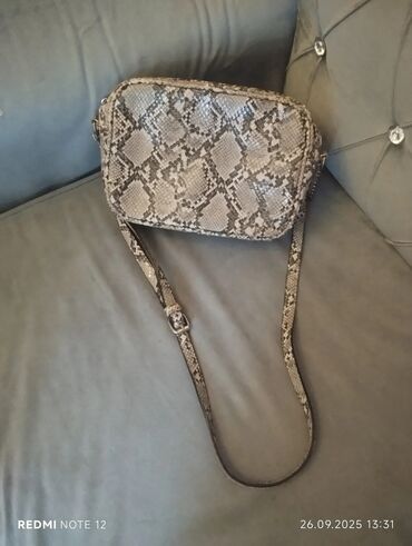 Çantalar: Çiyin çantası, Stradivarius — 8