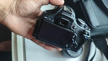 canon eos 600: Canon EOS 600D fotoaparat satıram. Aparatın gövdəsi əla vəziyyətdədir — 6