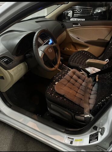 Hyundai: Hyundai Accent: 1.6 l | 2012 il Sedan — 7