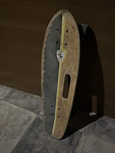 2 tekerli scooter: Taxta gövdəli retro üslubda longboard/skateboard. Xüsusiyyətlər: - — 2