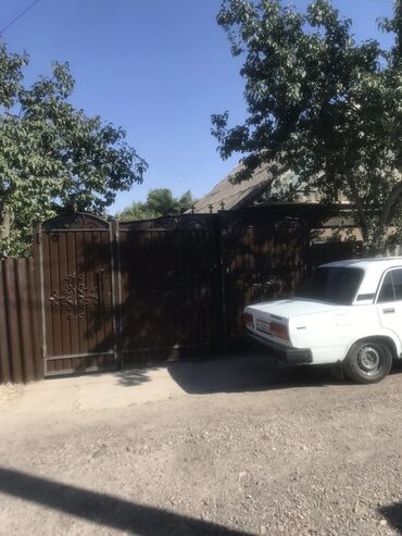 аренда домов посуточно: 100 м², 6 комнат, Теплый пол, Бронированные двери, Забор, огорожен