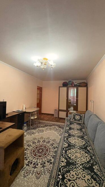 срочно продаётся 1 комнатная квартира в районе шлагбаум по улице кенсуйская 17 пересекает интергельпо ориентировочно парк фучика: 1 комната, 35 м², 104 серия, 1 этаж, Евроремонт