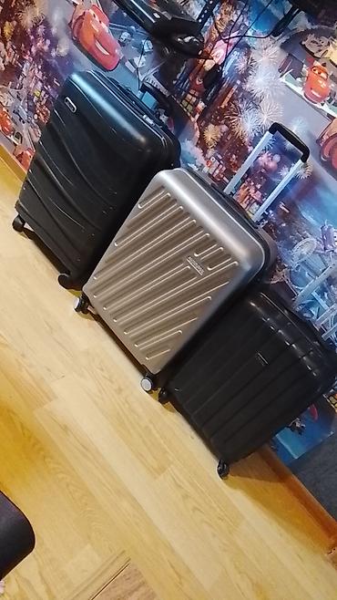 Çamadanlar: Ən balaca 15 kg boyukler 23/25 kg ceki tutur balaca 40 manat boyukler — 3