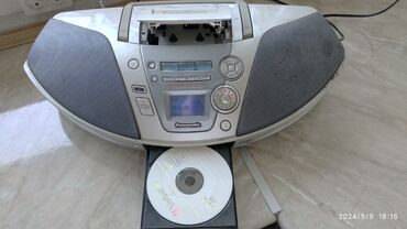 центр панасоник: Продам аудиоплеер из 1997 Состояние такое себе Рабочий, звук всё тот