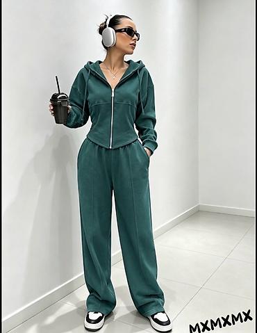 m sara pantalone: Trenerka
3100 din
Donji 112 cm
S M L XL — 2