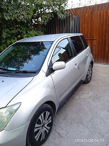 Toyota Ist: 2003 г., 1.3 л, Автомат, Бензин, Хэтчбэк — 8