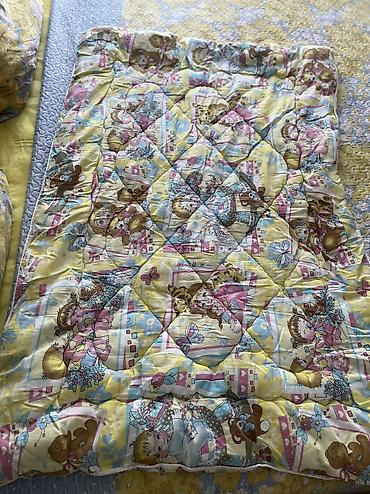 doona ikinci el: Uşaq yorğanları, yaxşı vəziyyətdə. Ölçülər 145*95. İkisi birlikdə 20 — 3