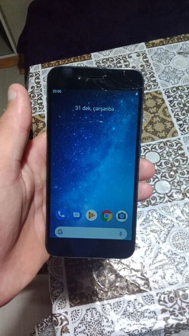 alcatel telefon qiymetleri: Satıram50 manat m a1 64 yaddaş 4ram ekranı çatlıyıb sadəcə udaki üst