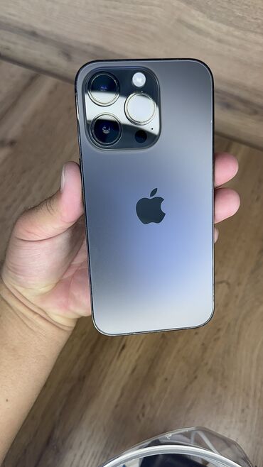 Apple iPhone: IPhone 14 Pro, Б/у, 256 ГБ, Защитное стекло, Чехол, 87 %