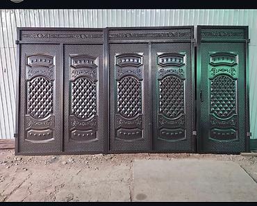 Распашные ворота: Металлические ворота с декоративными элементами и секциями — 10