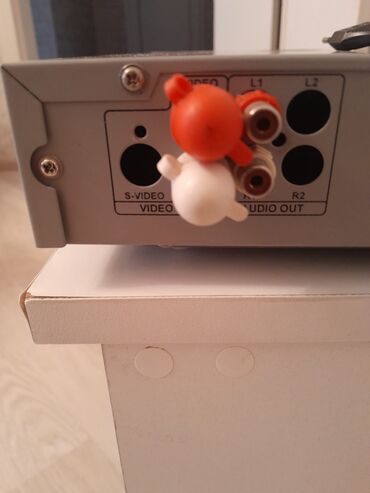 CD, DVD disklər və kassetlər: Işləyir. CD -dir . kasetler dini kasetlerdi . birlikde satılır — 8