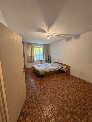 кут строй цены на квартиры ош: 1 бөлмө, 30 кв. м, Жеке план, 1 кабат, Эски ремонт