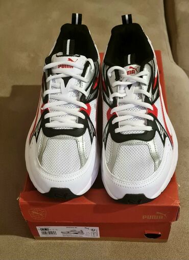 Ботинки: Puma Milenio Tech ağgümüşüqırmızı rənglərin qarışığıdır