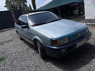 Унаа: Volkswagen Passat: 1990 г., 1.8 л, Кол менен иштөөчү, Бензин, Седан — 2