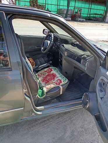 Daewoo: Daewoo Nexia: 2002 г., 1.5 л, Механика, Бензин, Седан
