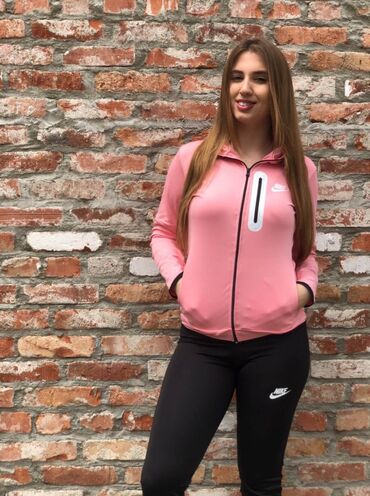 Gornji i donji deo: Likra
M - 2xl
3200 — 6