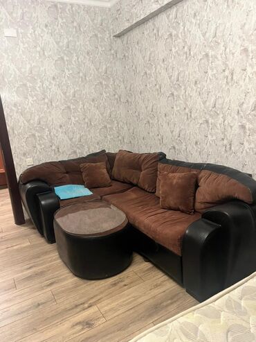 Divanlar: Divan, İşlənmiş, Açılan, Bazalı, Dəri, Çatdırılma yoxdur