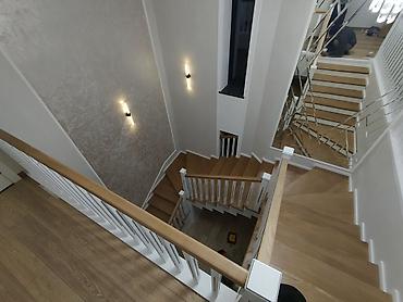 Деревянные лестницы: Деревянная лестница Для дома, Форма лестницы: Много-маршевая, Стиль: Классический — 24