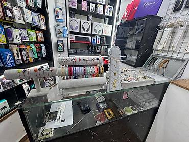 mağazanın: PH Telekom – mobil aksesuarlar və telefon servisi Məhsullar: - Telefon — 1