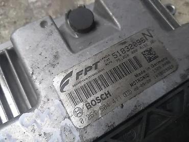 Auto alati: Lancia delta komplet motorni racunar 1.4 turbo benzinac T-je. Lancia — 3