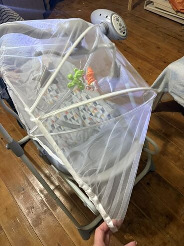 Beşiklər: Oğlan və qız üçün, İşlənmiş, Beşik, Yellənmə mexanizm ilə — 8