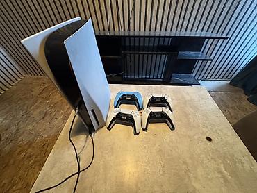 PS5 (Sony PlayStation 5): - Консоль: Sony PlayStation 5 (версия с дисководом). 2шт - — 1