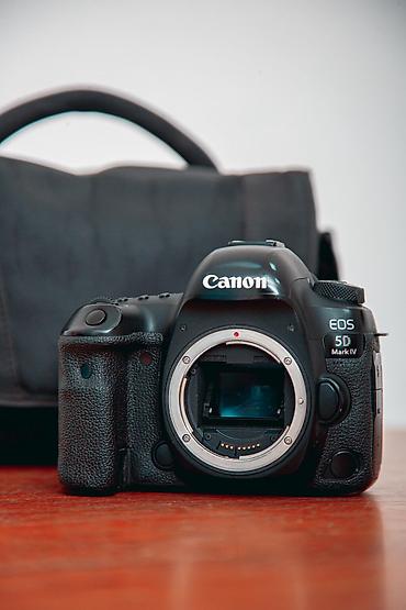 Fotokameralar: Canon 5D Mark IV satılır. Aparat ideal vəziyyətdədir, çox az istifadə — 8