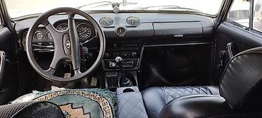 VAZ (LADA): VAZ 2103, ağ rəng, klassik sedan. Xüsusiyyətlər: - Kuzov: 4 qapılı — 6