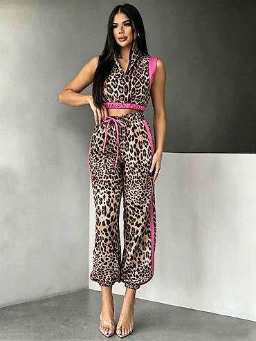 pantalone mona: Damski komplet – prsluk top i pantalone sa animal printom
1900 din — 1