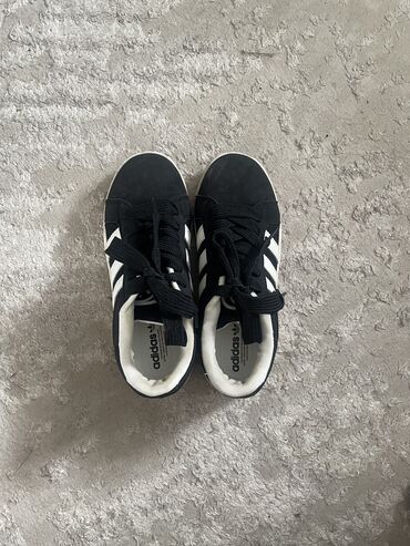 Кроссовки и спортивная обувь: Кроссовки, 38, Adidas, Б/у, цвет - Черный, Самовывоз