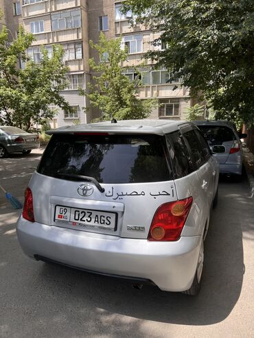 Toyota: Toyota ist: 2003 г., 1.5 л, Автомат, Бензин, Хэтчбэк