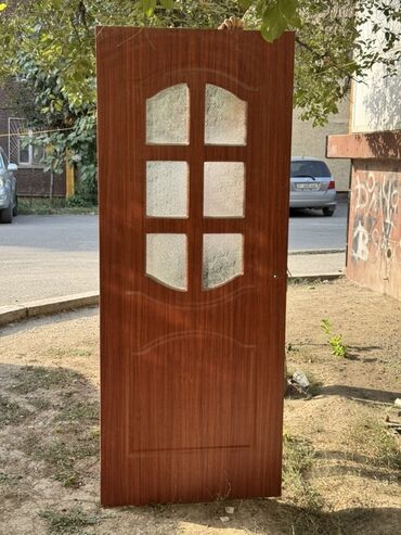 спални крават: Межкомнатная дверь со стеклом, МДФ, цвет - Коричневый, Б/у