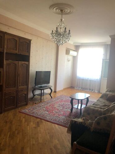 Uzunmüddətli kirayə mənzillər: Əhmədli metrosunun çixisinda 13 mertebeli binanın 13-cü mərtəbəsində — 10