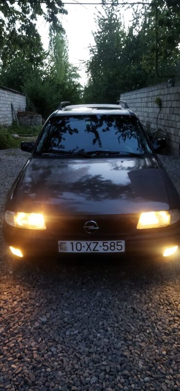nissan masin: Opel Astra: 1.6 l | 1995 il | 395673 km Universal