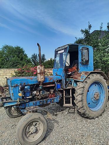 yeşka turbo az: Mavi rəngli təkərli kənd təsərrüfatı traktoru - Korpus: kabinli, iki — 3