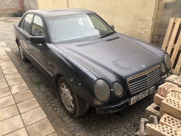 Mercedes-Benz: Mercedes-Benz E-Class: 1996 г., 2.3 л, Механика, Бензин, Седан