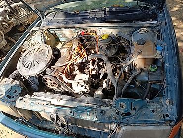 opel astra gtc: Audi 80 (B4), седан, тёмно‑зелёный цвет. машина на разборе — 3