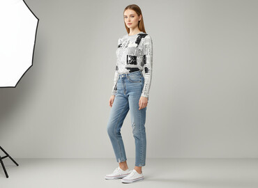 modne bluzki plus size: Shein, Жіноча блуза, розмір XS на lalafo.pl modne bluzki plus size: Shein, Жіноча блуза, розмір XS
