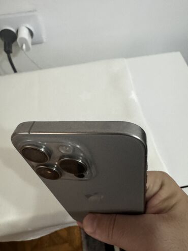 Apple iPhone: IPhone 15 Pro, Б/у, 256 ГБ, Графит, Зарядное устройство, Коробка, Чехол, 86 % — 11